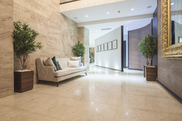 Renovation by crystallization of a 250m2 marble floor